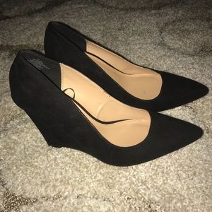 Express Black Wedge